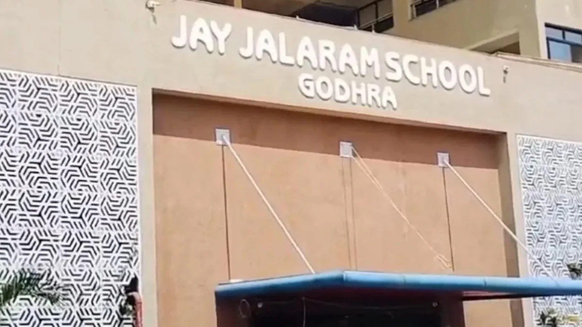 गुजरात के गोधरा से पांच आरोपी गिरफ्तार, NEET परीक्षा में धांधली के लिए 10-10 लाख रुपये में हुई थी डील