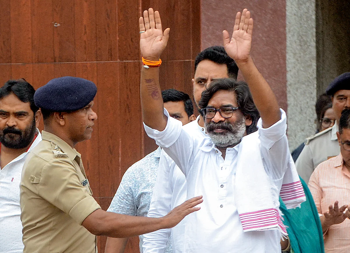 मेरे खिलाफ साजिश रची गई, मुझे झूठे मामले में फंसाकर पांच महीने जेल में बिताने को मजबूर किया गया: हेमंत सोरेन