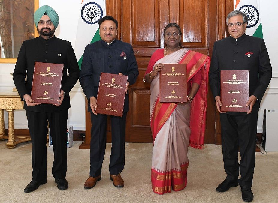 चुनाव आयोग ने राष्ट्रपति को सौंपी नवनिर्वाचित सांसदों की सूची, 16 मार्च से देश में लागू आदर्श आचार संहिता हटी