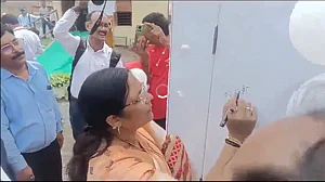 मध्य प्रदेश: मोदी सरकार के मंत्री ने एक कार्यक्रम में ‘बेटी पढ़ाओ’ का नारा गलत लिखा, विपक्ष ने साधा निशाना