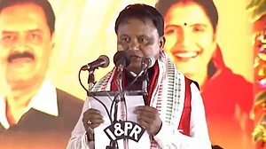 24 साल बाद ओडिशा को मिला नया मुख्यमंत्री, बीजेपी के मोहन माझी ने कैबिनेट के साथ ली शपथ