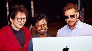 सिनेजीवन: अब इस दिन रिलीज होगी फिल्म 'हमारे बारह' और सलमान खान ने शुरू की 'सिकंदर' की शूटिंग