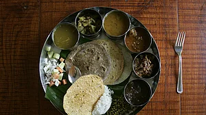 महंगाई ने बिगाड़ा रसोई का बजट, आसमान पर सब्जियों दाम! महंगी हुई थाली