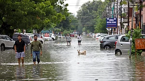 लखनऊ से लखीमपुर तक बाढ़ का कहर, सैकड़ों गांव पर खतरा, बहराइच में सरयू नदी खतरे के लाल निशान के पार