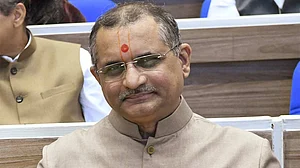 खड़गे ने केंद्र से पूछा- सोनी का इस्तीफा एक महीने तक गुप्त क्यों रखा गया? क्या घोटालों और इस्तीफ़े के बीच कोई संबंध है?