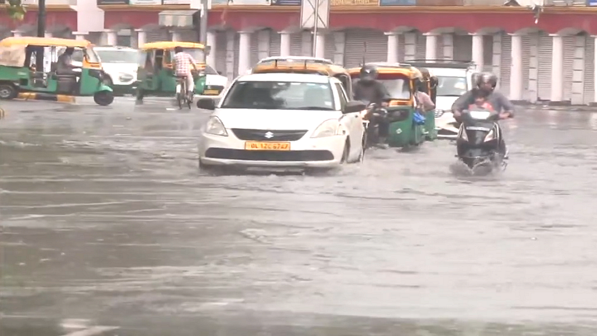 दिल्ली में बारिश के बाद जलभराव
