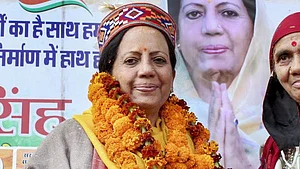 हिमाचल प्रदेश में कांग्रेस की शानदार जीत, प्रतिभा सिंह बोली- निर्दलीयों के बीजेपी में शामिल होने...