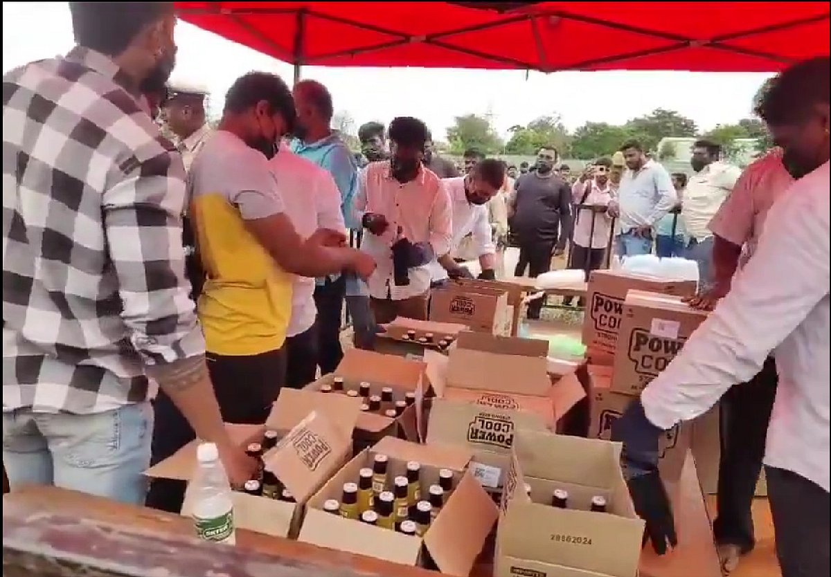 BJP सांसद की जीत के जश्न में बांटी गई शराब, खूब छलके जाम: कांग्रेस ने जे.पी.नड्डा से मांगा जवाब