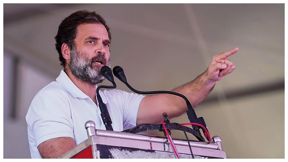 उलझन में क्यों है उनकी खाकी निक्कर