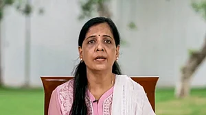 दिल्ली के मुख्यमंत्री राजनीतिक षड़यंत्र के शिकार, ईडी ने झूठे बयान के आधार किया गिरफ्तार: सुनीता केजरीवाल