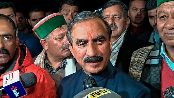 हिमाचल प्रदेश उपचुनाव: विधानसभा की तीनों सीट पर कांग्रेस उम्मीदवार आगे
