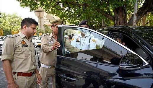 नोएडा: वाहन चलाते पकड़े गए नाबालिग तो अभिभावक पर होगी कार्रवाई, जल्द ही शुरू होगा अभियान