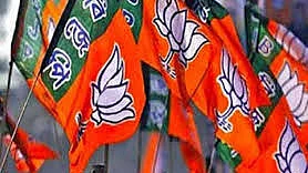 मध्य प्रदेश के सागर में BJP नेता की गुंडागर्दी! हवा में चलाई गोलियां, ढाबे में तोड़फोड़ की