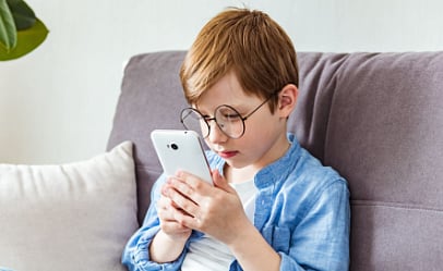 डिजिटल युग में बच्चों में बढ़ रहे निकट दृष्टि दोष के मामले, बचाव के लिए अपनायें ये उपाय 