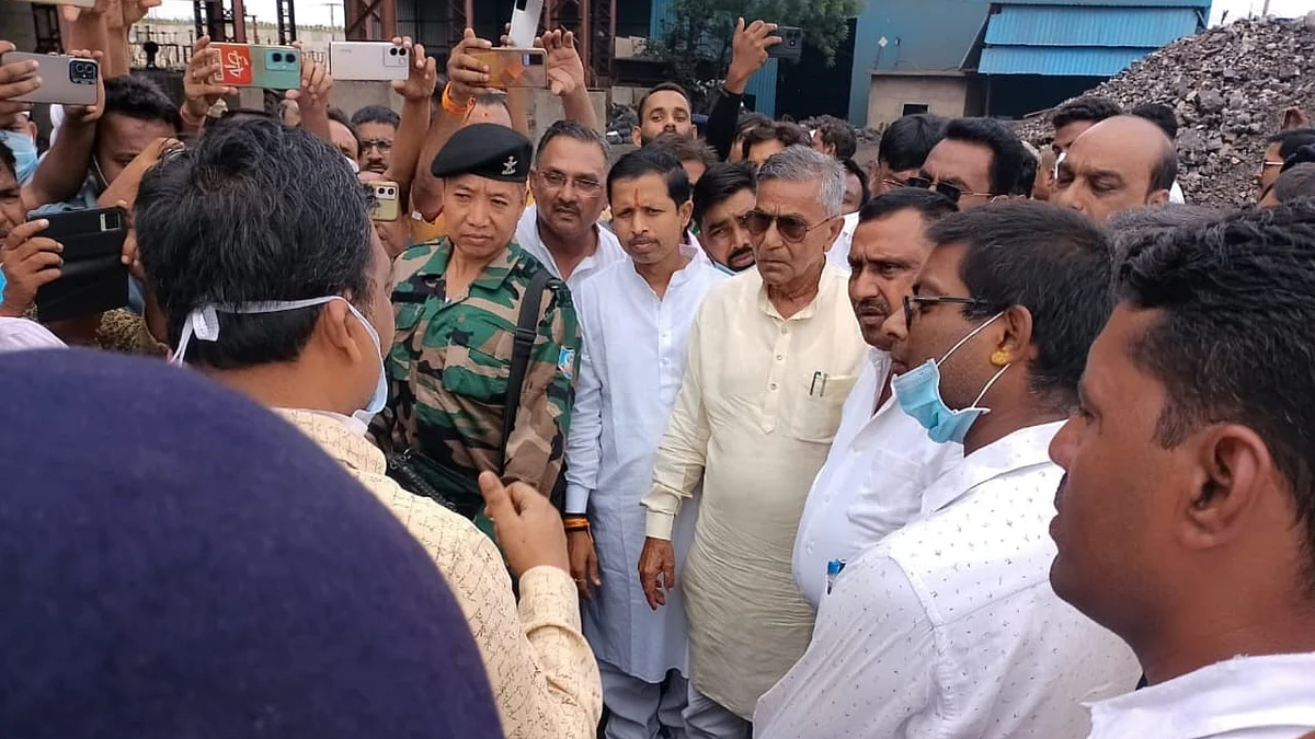 झारखंड के बरही में स्टील प्लांट में ब्लास्ट, 7 मजदूर बुरी तरह झुलसे, कुछ के हताहत होने की आशंका