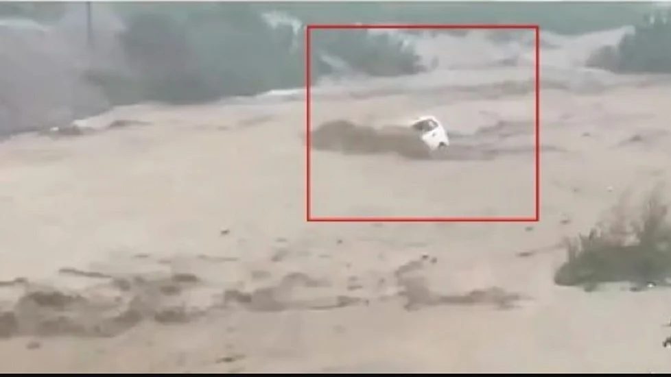 पंजाब में उफनती नदी में बही कार, 9 लोगों की मौत, 8 एक ही परिवार के सदस्य, दो लोग अब भी लापता