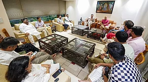 मनीष सिसोदिया के जेल से बाहर आते ही AAP का चुनावी शंखनाद, रणनीति के लिए बैठकों का दौर शुरू