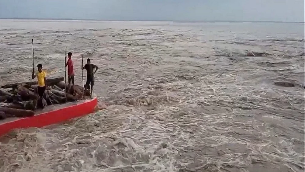 बिहार की अधिकांश नदियों के जलस्तर में भारी वृद्धि, पटना में गंगा, पुनपुन खतरे के निशान से ऊपर