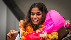 अक्टूबर में दिल्ली विश्व कप से बाहर रहेंगी मनु भाकर?, जानें कोच जसपाल राणा ने क्या कहा?
