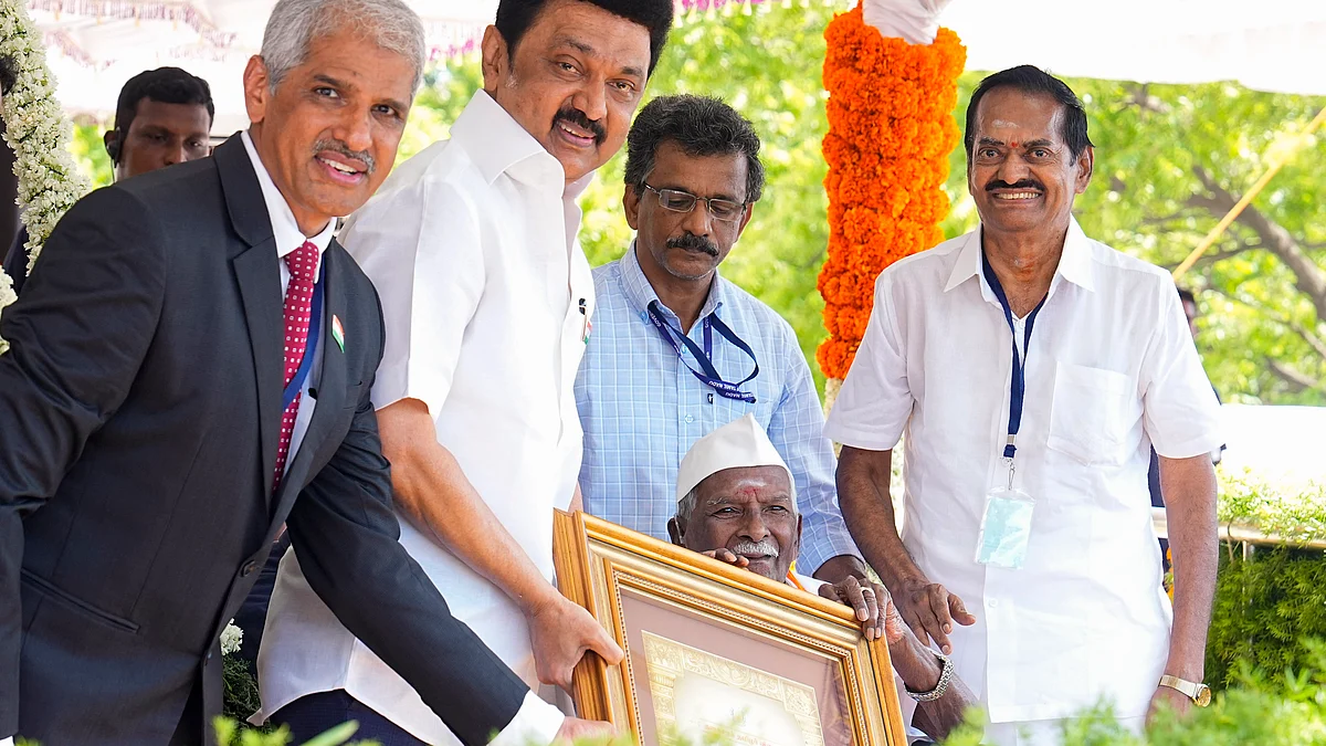 कांग्रेस सांसद कुमारी अनंथन को मिला प्रमुख तमिल पुरस्कार