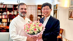 राहुल गांधी से मिले फॉक्सकॉन प्रमुख यंग लियू, तकनीकी नवाचार के भविष्य पर की चर्चा