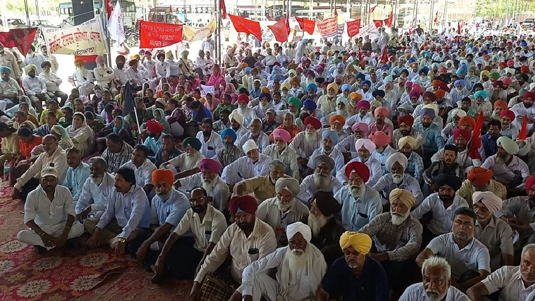 पंजाब के बरनाला में सरकारी कर्मचारियों की रोष रैली, AAP सरकार पर वादा खिलाफी का लगाया आरोप