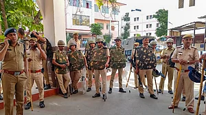 उदयपुर बवाल: चाकूबाजी में घायल छात्र की मौत, पिता-भाई ने दी मुखाग्नि, तनाव को देखते हुए आज भी शहर में इंटरनेट बंद
