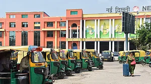 दिल्ली-एनसीआर वाले घर से निकलने से पहले ध्यान दें! ओला-उबर के विरोध में दो दिन तक ऑटो-टैक्सी की हड़ताल
