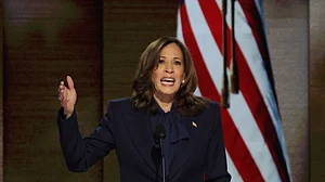 अमेरिकी राष्ट्रपति चुनावः कमला हैरिस ने आधिकारिक तौर पर स्वीकार की डेमोक्रेटिक पार्टी की उम्मीदवारी