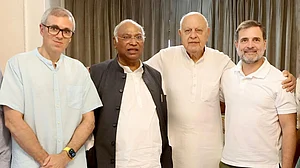 जम्मू-कश्मीरः 49 सीट के साथ नेशनल कांफ्रेंस-कांग्रेस गठबंधन को मिला बहुमत, BJP की 29 पर जीत, PDP 3 पर सिमटी