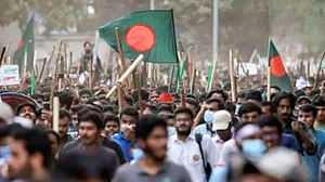 बांग्लादेश में फिर बवाल! ढाका में छात्रों और अंसार सदस्यों के बीच हिंसक झड़प, दर्जनों लोग घायल