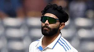 दुनिया के महान फील्डर जोंटी रोड्स हुए रवींद्र जडेजा के मुरीद, कहा- वो मॉर्डन क्रिकेट के सर्वश्रेष्ठ फील्डर हैं