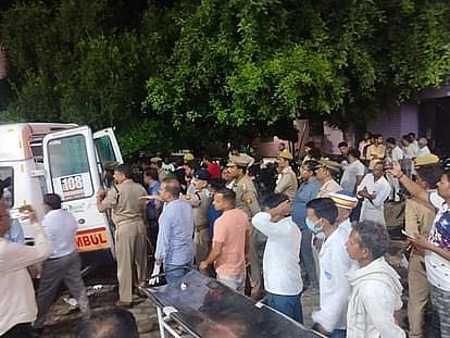 यूपी: बाराबंकी में भीषण हादसा, एक ही परिवार के 5 लोगों की मौत, सड़क हादसे में कई लोग गंभीर