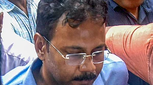बंगाल मेडिकल काउंसिल ने संदीप घोष के नाम जारी किया कारण बताओ नोटिस, 72 घंटे में देना होगा जवाब