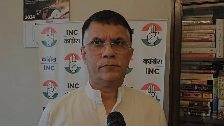 पवन खेड़ा ने ज्योतिरादित्य पर साधा निशाना