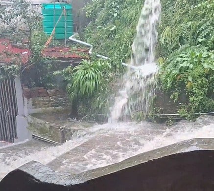 नैनीताल में मूसलाधार बारिश से जन जीवन अस्त-व्यस्त, तीन राज्य मार्ग और 16 ग्रामीण मार्ग बंद
