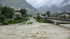 हिमाचल प्रदेश के तीन जिलों में अचानक बाढ़ आने का खतरा, आईएमडी ने जारी की चेतावनी