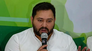 अनंत सिंह का नाम लिए बिना नीतीश कुमार पर तेजस्वी यादव का हमला, कहा- CM बताएं यह सत्ता संरक्षित अपराध नहीं है?