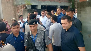 राहुल गांधी सुबह-सुबह पहुंचे करनाल, अमेरिका में घायल हुए युवक के परिवार से की मुलाकात