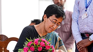 आतिशी ने मुख्यमंत्री पद की ली शपथ,दिल्ली की तीसरी महिला सीएम, मंत्रीमंडल में एक नया चेहरा भी हुआ शामिल