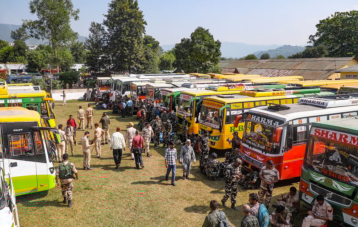 जम्मू-कश्मीर विधानसभा चुनाव: दूसरे चरण में उमर, रविंद्र, तारिक कर्रा सहित 239 की किस्मत दांव पर, बुधवार को मतदान