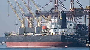 अर्थजगतः ईरान-इजरायल संघर्ष का भारतीय कंपनियों के कारोबार पर होगा असर और शेयर बाजार में आएगी आईपीओ की सुनामी