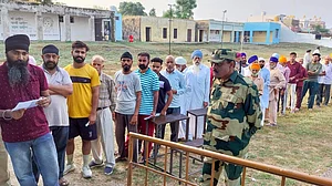जम्मू-कश्मीर चुनावः किश्तवाड़ जिले में सबसे ज्यादा वोटिंग, श्रीनगर में सबसे कम मतदान, क्या है मायने?