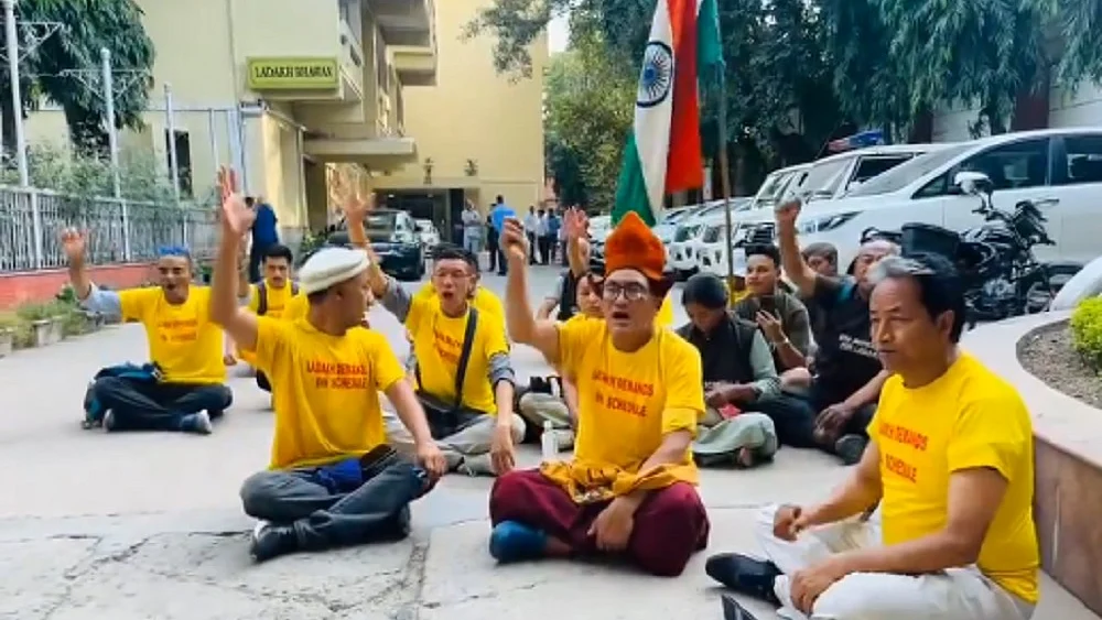 सोनम वांगचुक लद्दाख भवन में अनशन पर बैठे, जंतर-मंतर पर प्रदर्शन की नहीं मिली अनुमति