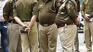 राजस्थानः महिला IPS की मोबाइल फोन लोकेशन देख रहे थे पुलिसकर्मी, दारोगा समेत 7 जवान निलंबित