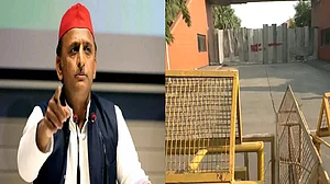 UP: JP जयंती पर आधी रात JPNIC पहुंचे अखिलेश, एंट्री नहीं मिलने पर हंगामा, बोले- ये BJP राज में है आजादी का दिखावटी अमृतकाल