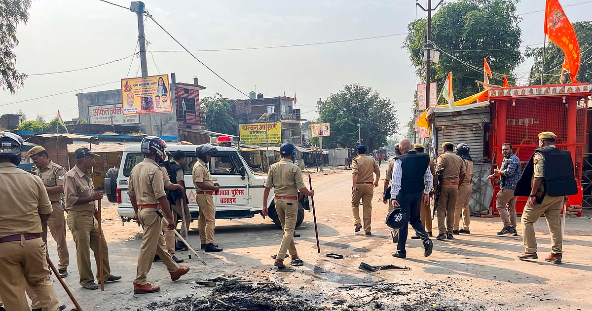बहराइच सांप्रदायिक हिंसा: इलाके में दूसरे दिन भी बाजार और इंटरनेट सेवा बंद, 50 से अधिक लोग गिरफ्तार