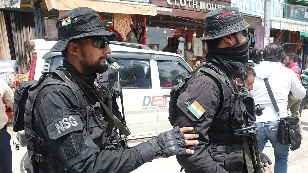 केंद्र ने VIP सुरक्षा से NSG कमांडो को हटाने का आदेश दिया, अब CRPF जवान संभालेंगे जिम्मेदारी