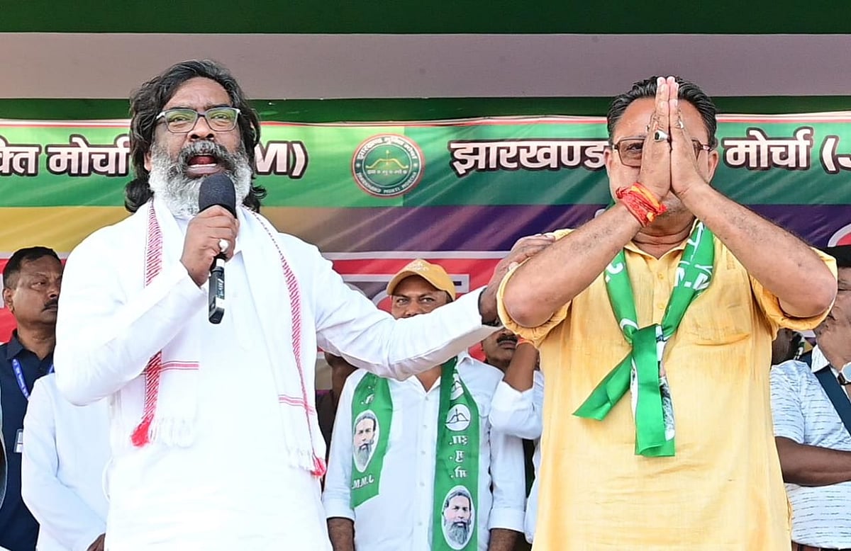 हेमंत सोरेन ने कहा कि चुनाव के दौरान ईवीएम में गड़बड़ी हो सकती है।