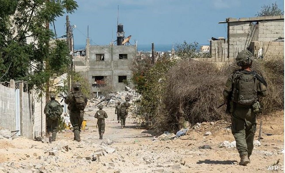 दुनियाः हमास ने गाजा में कई इजरायली सैनिकों को मारने का किया दावा और IDF ने हिजबुल्लाह का 'खजाना' किया तबाह